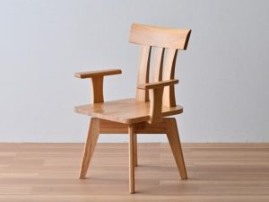 肘付回転イス前