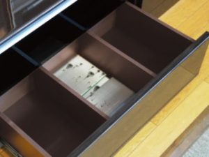 TVボードの引出