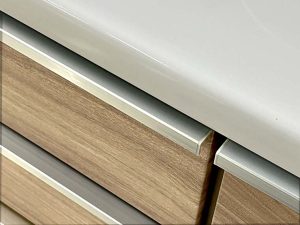 本体色で変わるパーツ色